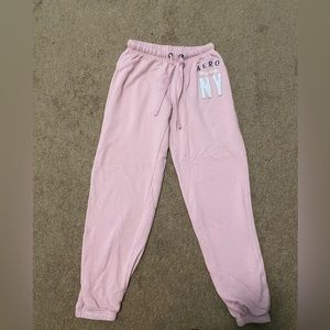 Light pink low rise joggers from aero